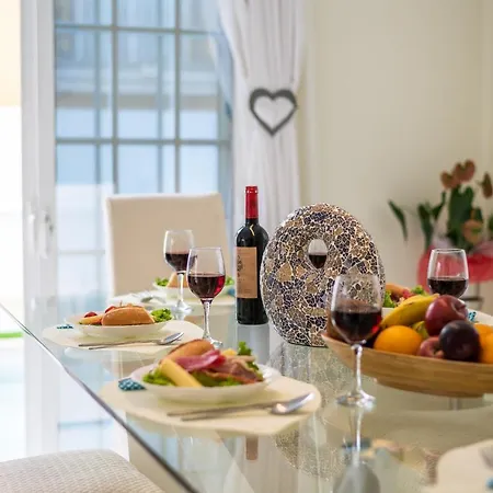 Villa Luxury Heated Pool